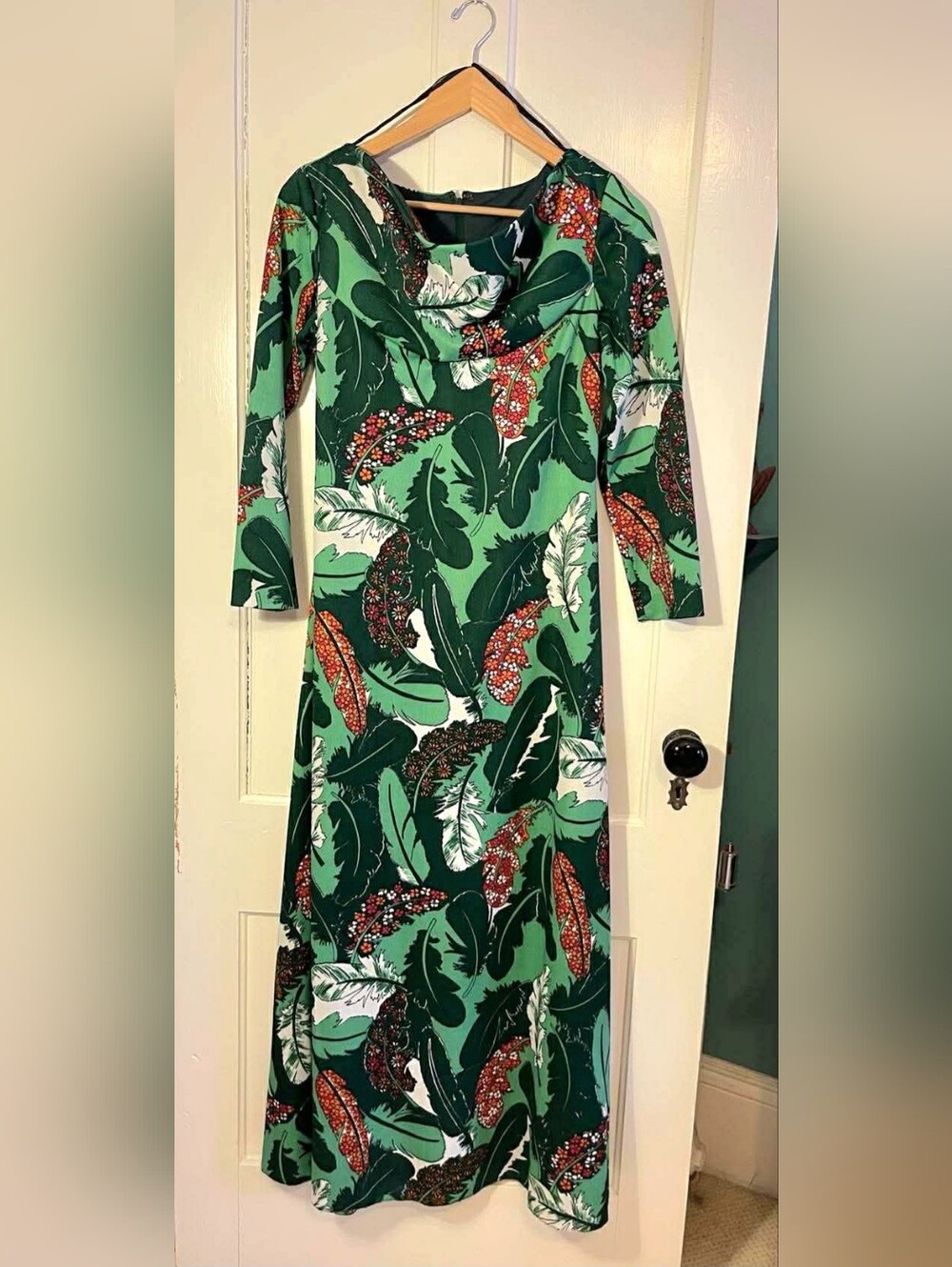 Vintage 1970s Tropical Botanical Print Midi Dress | Bold Leaf Print · 3/4 Sleeve